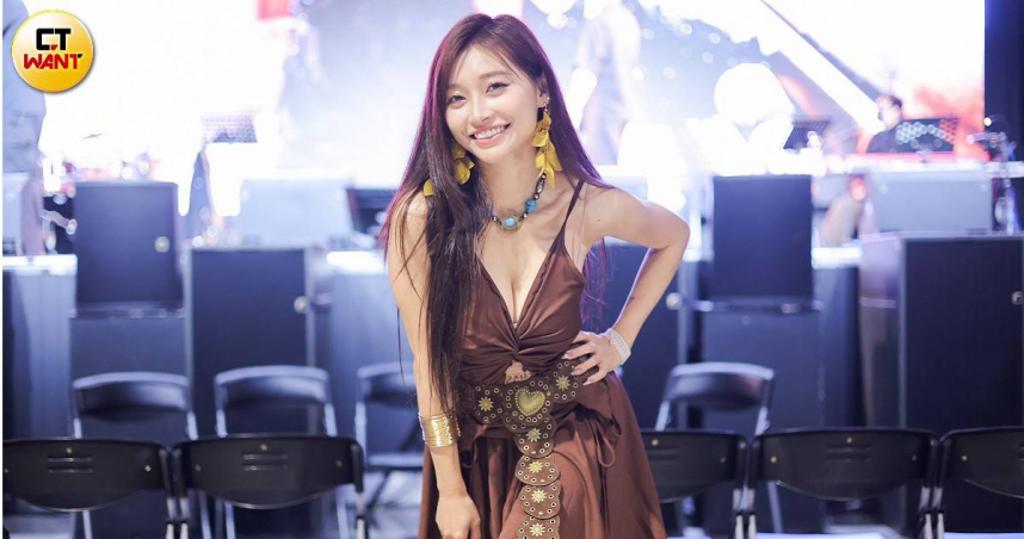 祈錦鈅離婚後緊牽神秘男子　護花使者身分曝光是《原子》男星