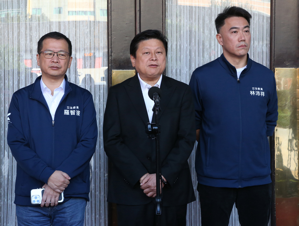 藍盼賴立院報告1.2兆軍購預算　傅崐萁：有問有答、一問一答