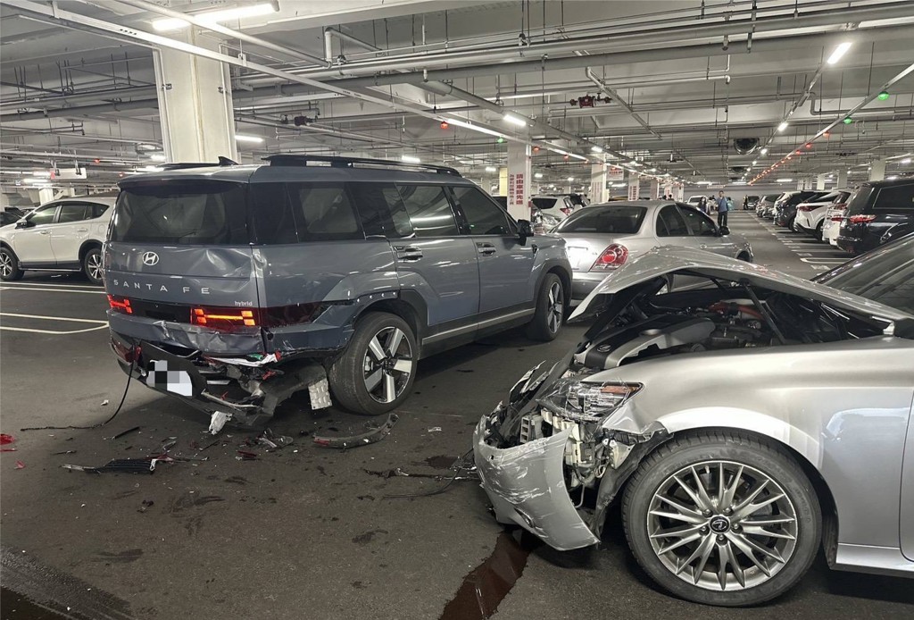 馬路炸彈！好市多停車場連撞3車 警快篩揪「毒駕」肇禍