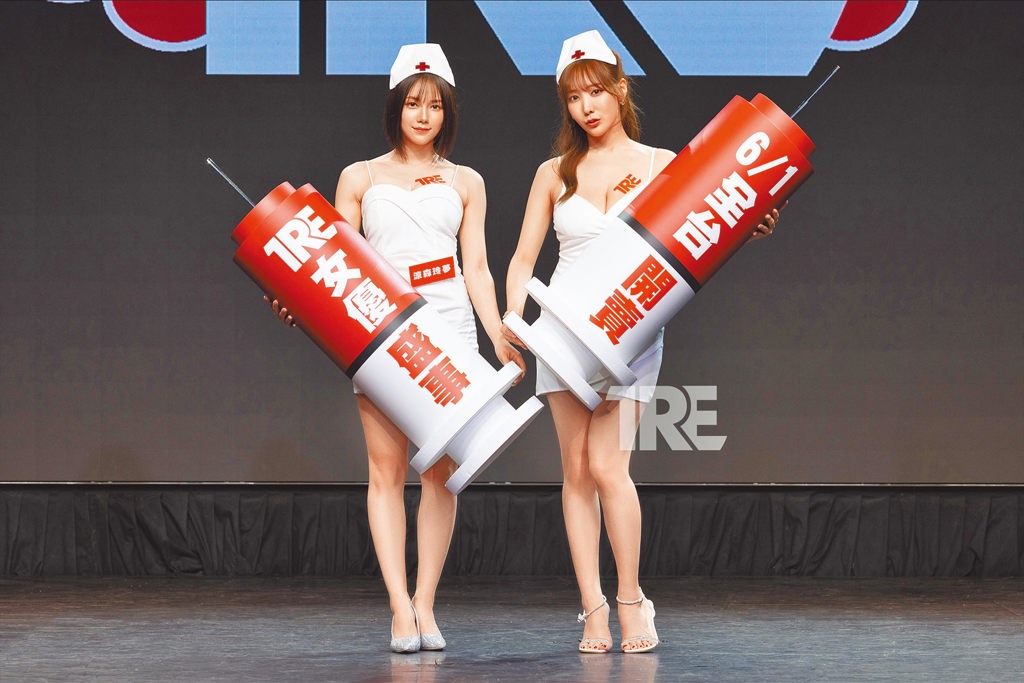 小宵虎南零偽裝逛九份老街 超兇身形吸萬人朝聖