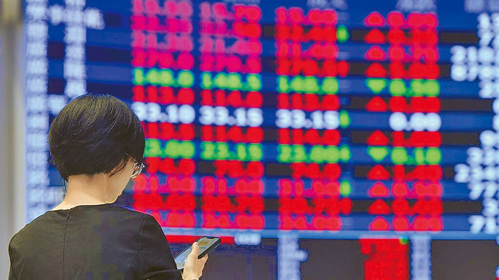 實現一月賺贏一季神話！南亞科帶飛母公司南亞飆出半根漲停