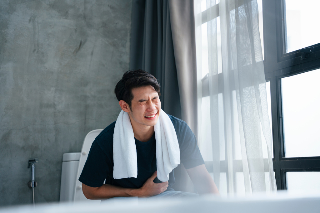 50歲水泥師傅「半年來每天大號5次」竟是大腸癌三期 醫列3危險警訊