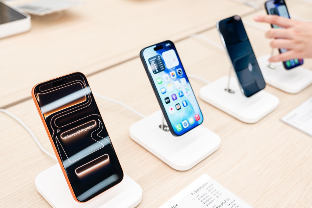 iPhone Air踢鐵板！他「降級」用3年前神機 倒賺1.5萬更有升級感