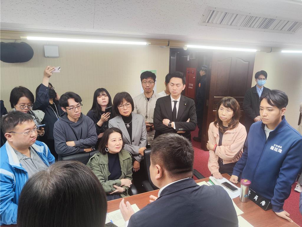 外送員專法審查卡關！薪資保障「1.25倍最低工資」勞動部突保留