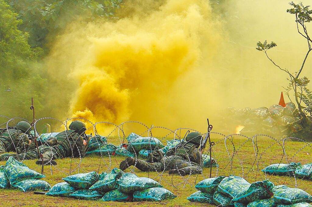 軍人不加薪...武器給誰用？董智森轟民進黨亂搞：拚命送錢