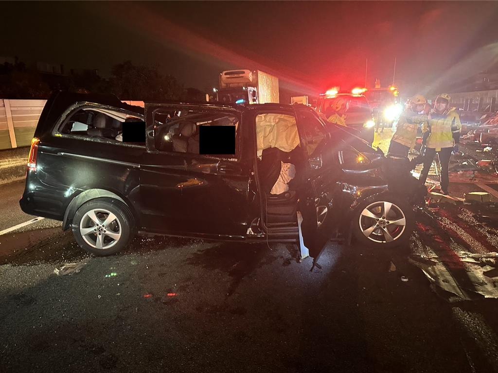 國道1凌晨連環撞釀1死9傷 運匠載客至桃機途中遇死劫