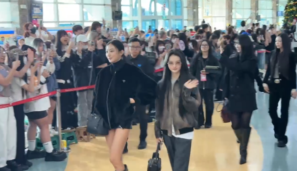 AAA倒數3天!首梯藝人抵達高雄 300名粉絲熱情接機