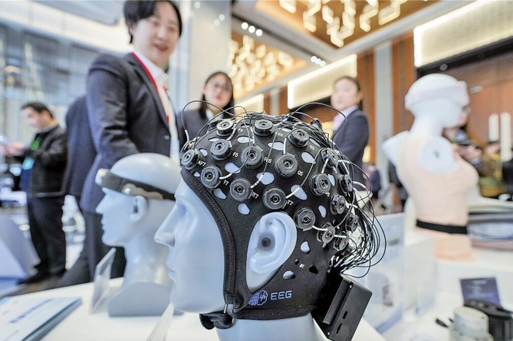 癱瘓、失明不再「無解」 腦機接口產業迎來「黃金發展期」