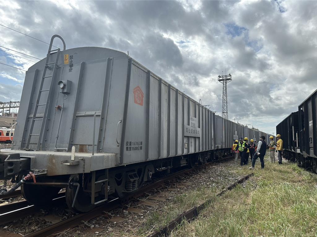 台鐵花蓮站調車意外 調度員遭水泥貨物列車撞擊身亡