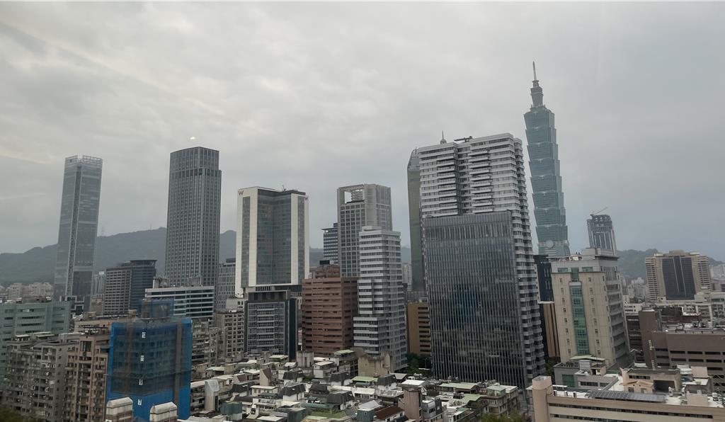 傳統辦公室將消失?AI浪潮下 全球科技巨頭office大崛起