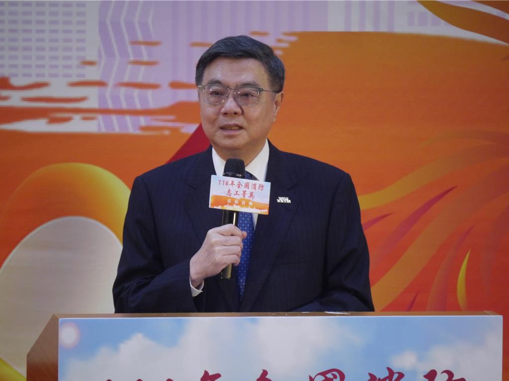 出席全國消防志工菁英頒獎表揚   卓榮泰盼建立安全與自我保護能力