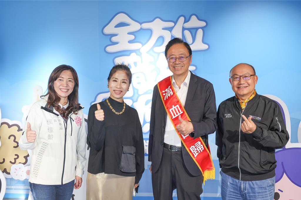 文化局辦「全方位職場療癒班」IP插畫展幽默開展