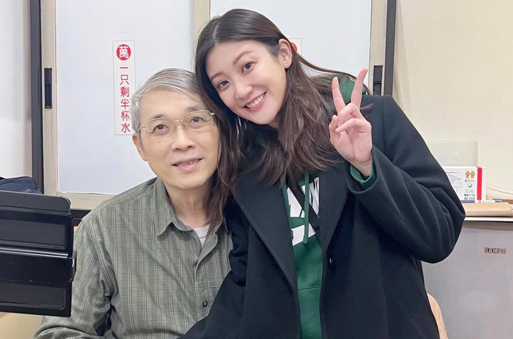 林逸欣父親住院「暴瘦坐輪椅」母親落淚喊話 真情互動看哭網