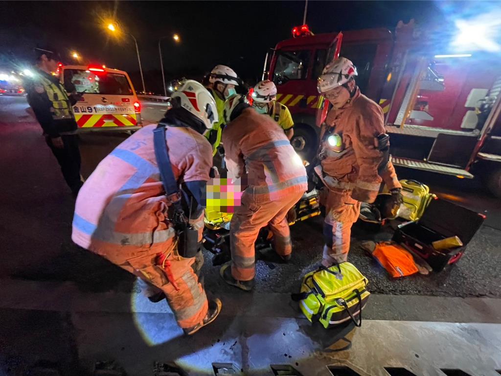 國3香山北上大車追撞　多人受困1人命危