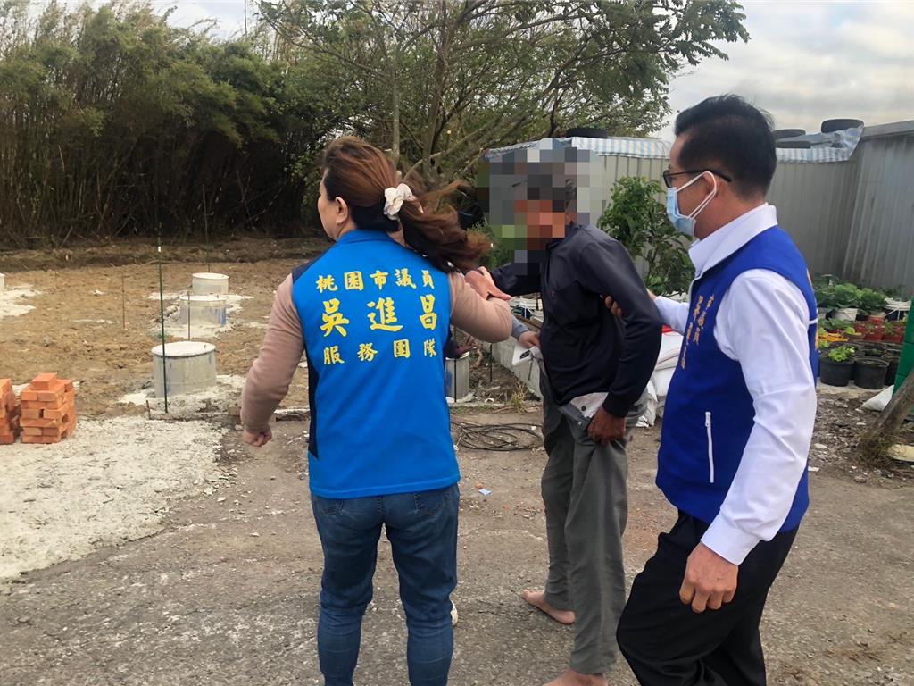 觀音鐵皮屋火警！議員、消防合力救人 3民眾預防性送醫