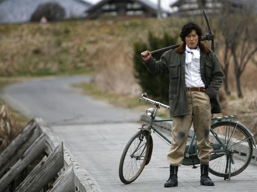 日國民男神扮礦工迷倒眾人 同劇女星遺憾「沒有火熱親密戲」