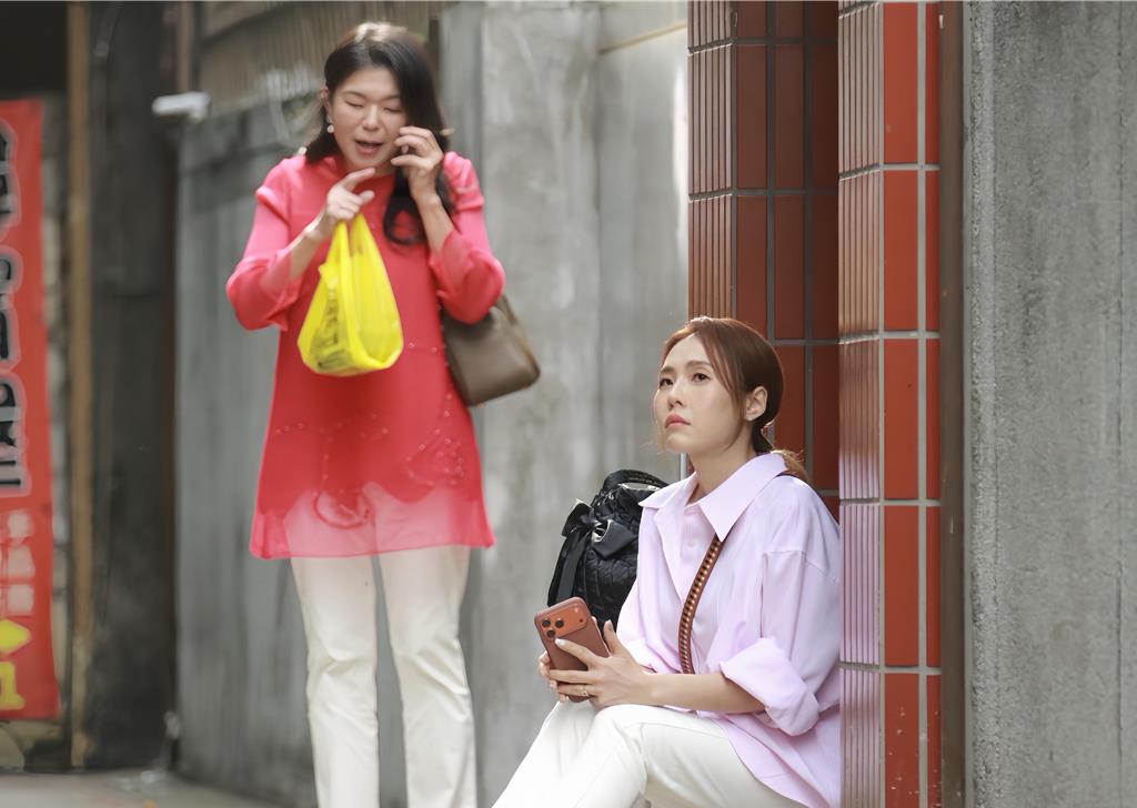 吳申梅爆在香港餐廳鬧笑話「到底是誰添亂」老公現場反應曝光