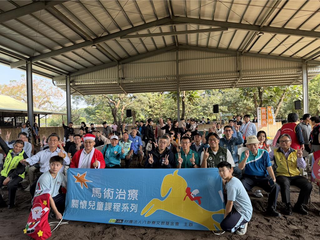 馬背成關懷兒童治療利器 腦麻兒家長感動:進步好多