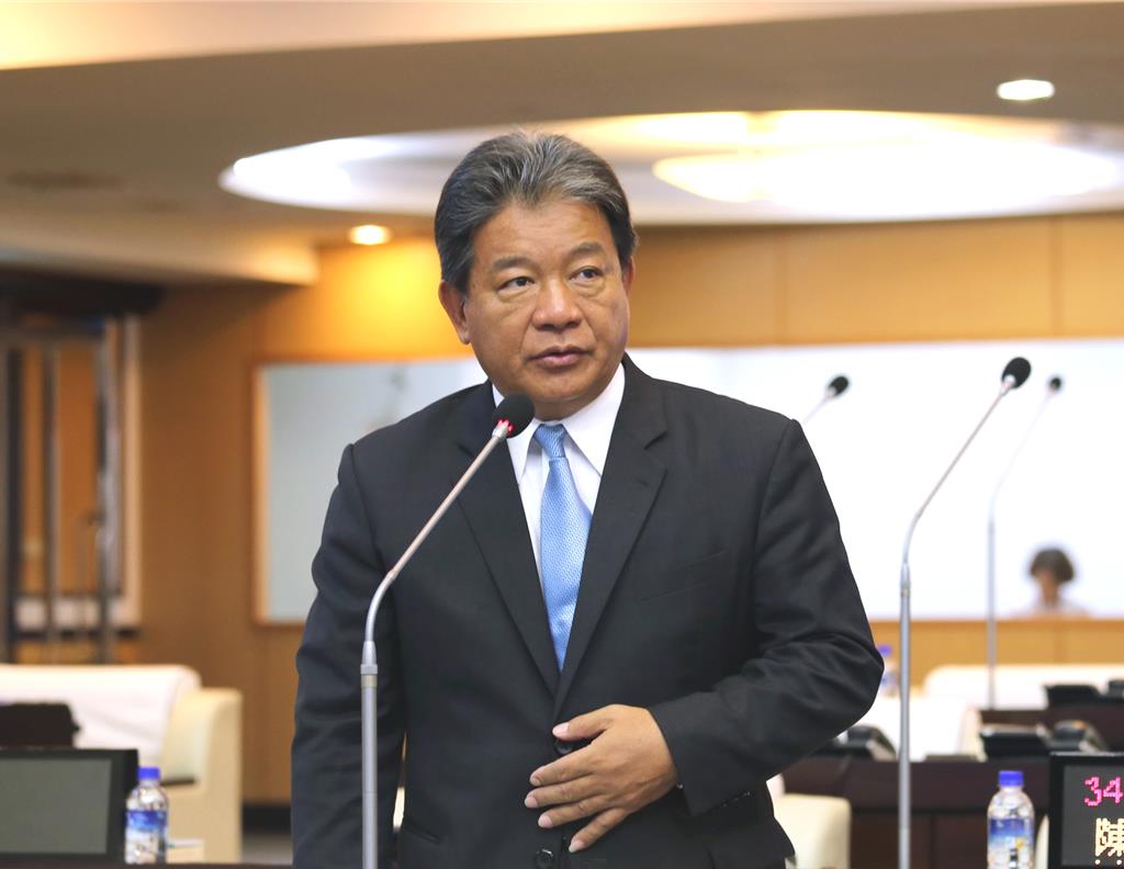 無黨籍前台南市議會議長郭信良被查出涉嫌提供土地給營造公司傾倒約4.9萬立方公尺營建廢棄物，被橋頭地檢署依涉犯廢清法追加起訴。對此，郭信良回應說，「從政至今坦蕩蕩」。（本報資料照片）