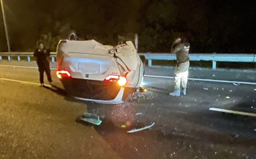 今（18）日晚間6時許，國道3號北上17公里處、台北市南深路段發生交通事故。（圖／簡銘柱翻攝）