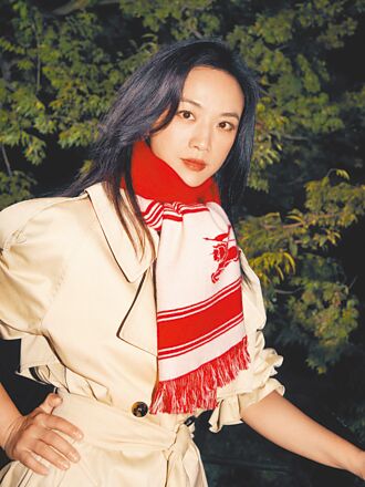 湯唯陳坤戰馬上身迎新年