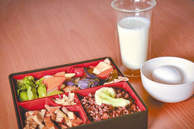 70歲茹素翁頭暈視力衰退 稀有營養症需補維生素B12