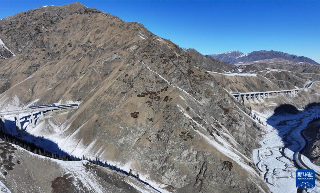 ��Խ��ɽ��������ٹ�·������ξ����ȫ��ͨ�� �� ͼΪ������������ξ���ٹ�·��Խ��ɽɽ���� ���»��磩