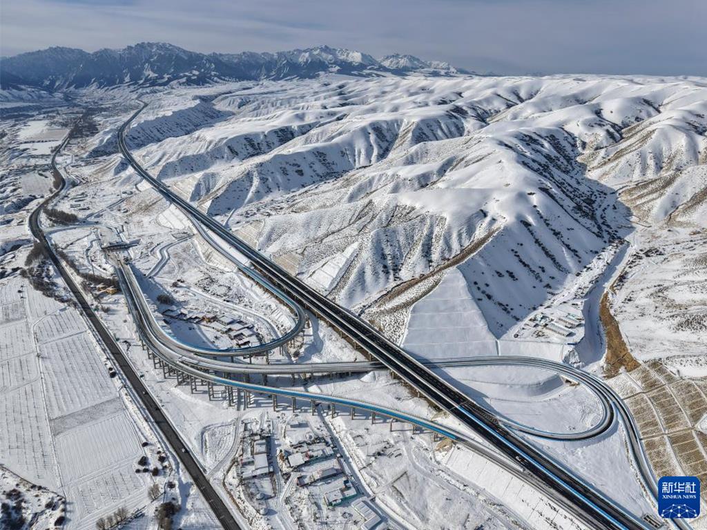 ��Խ��ɽ��������ٹ�·������ξ����ȫ��ͨ�� �� ͼΪ������������ξ���ٹ�·��Խ��ɽɽ���� ���»��磩