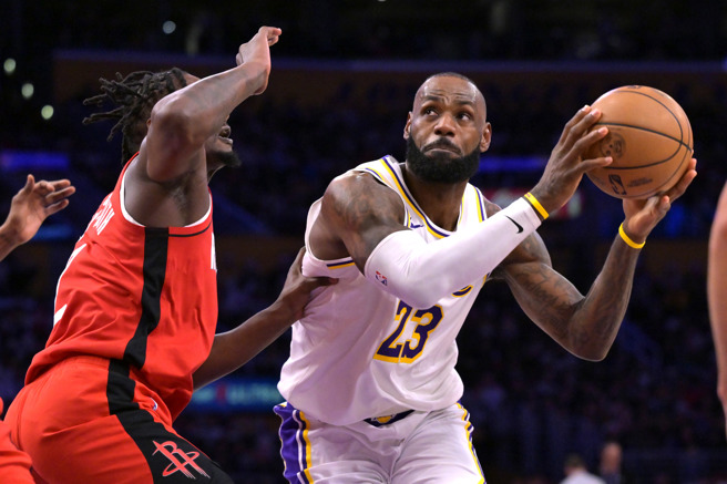 前隊友批詹皇「散步回防」勸湖人分道揚鑣