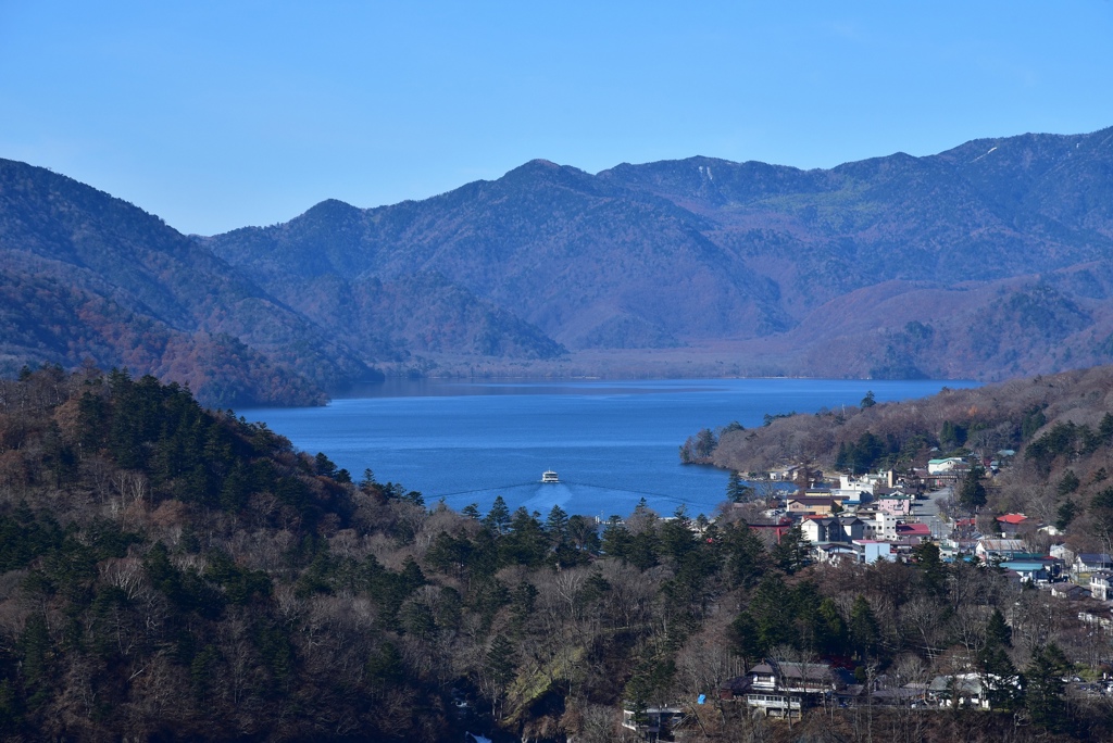 火山噴發所形成的中禪寺湖，是日本排名第25大的湖泊。(東尼叔 攝)
