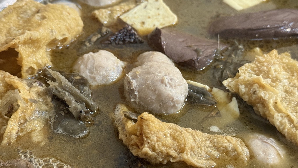 大唐的鴨丸子好吃必點。(施景耀 攝)