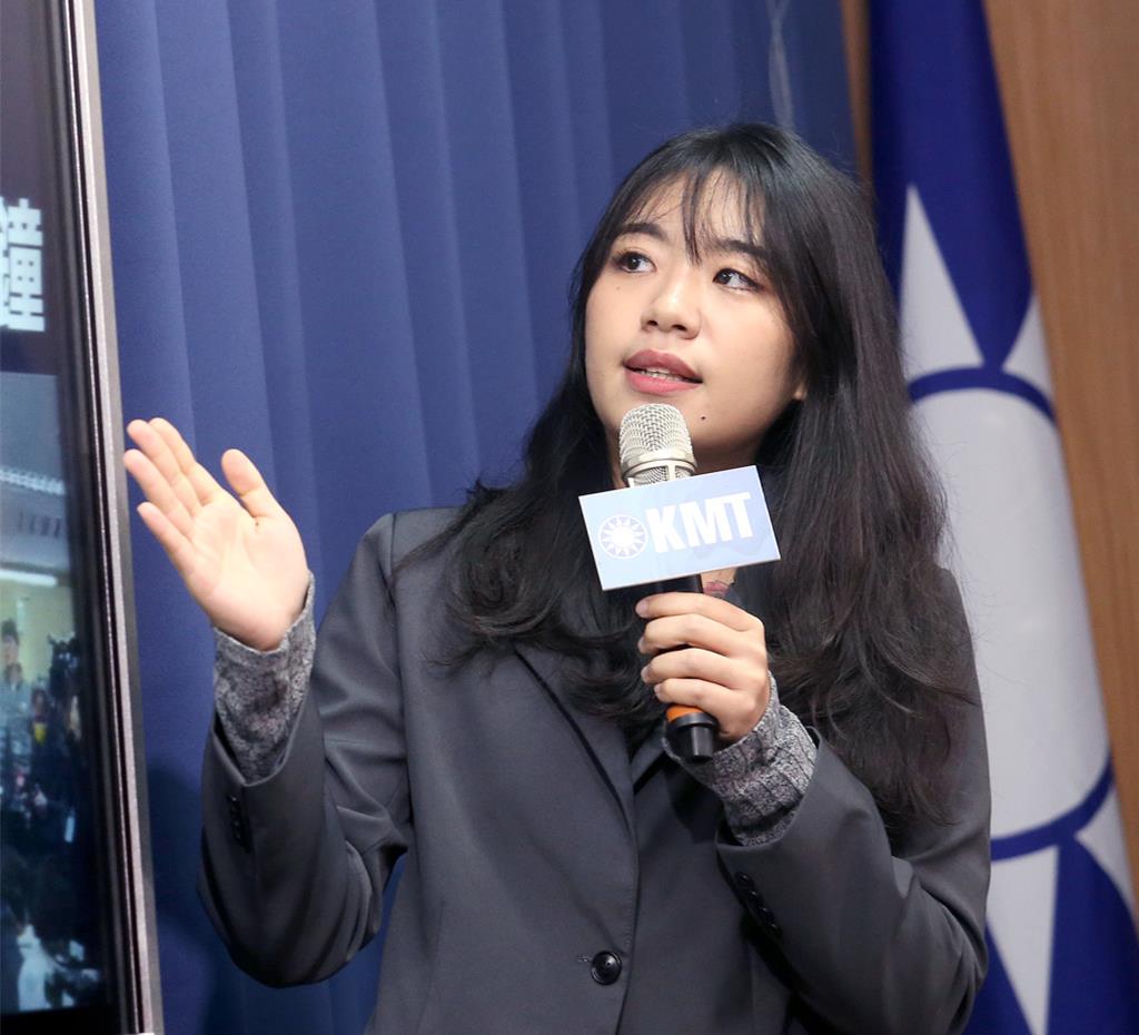 王義川參加元旦升旗沒唱國歌 楊智伃:台灣國不要來蹭