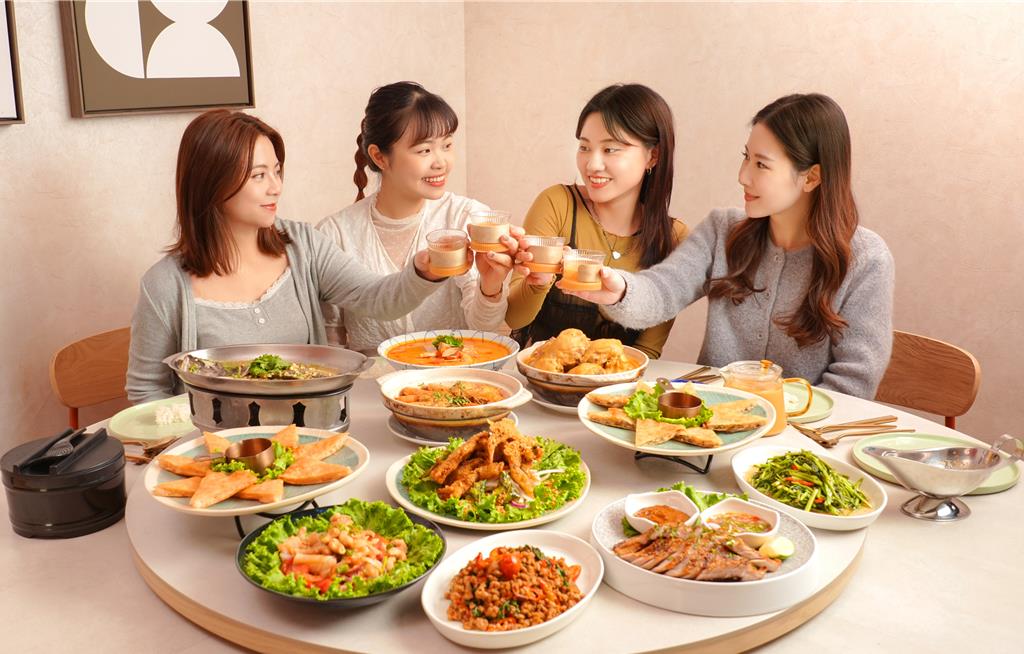 百貨年終餐飲戰開打 火鍋吃到飽0元、溫泉住宿直接送再抽黃金