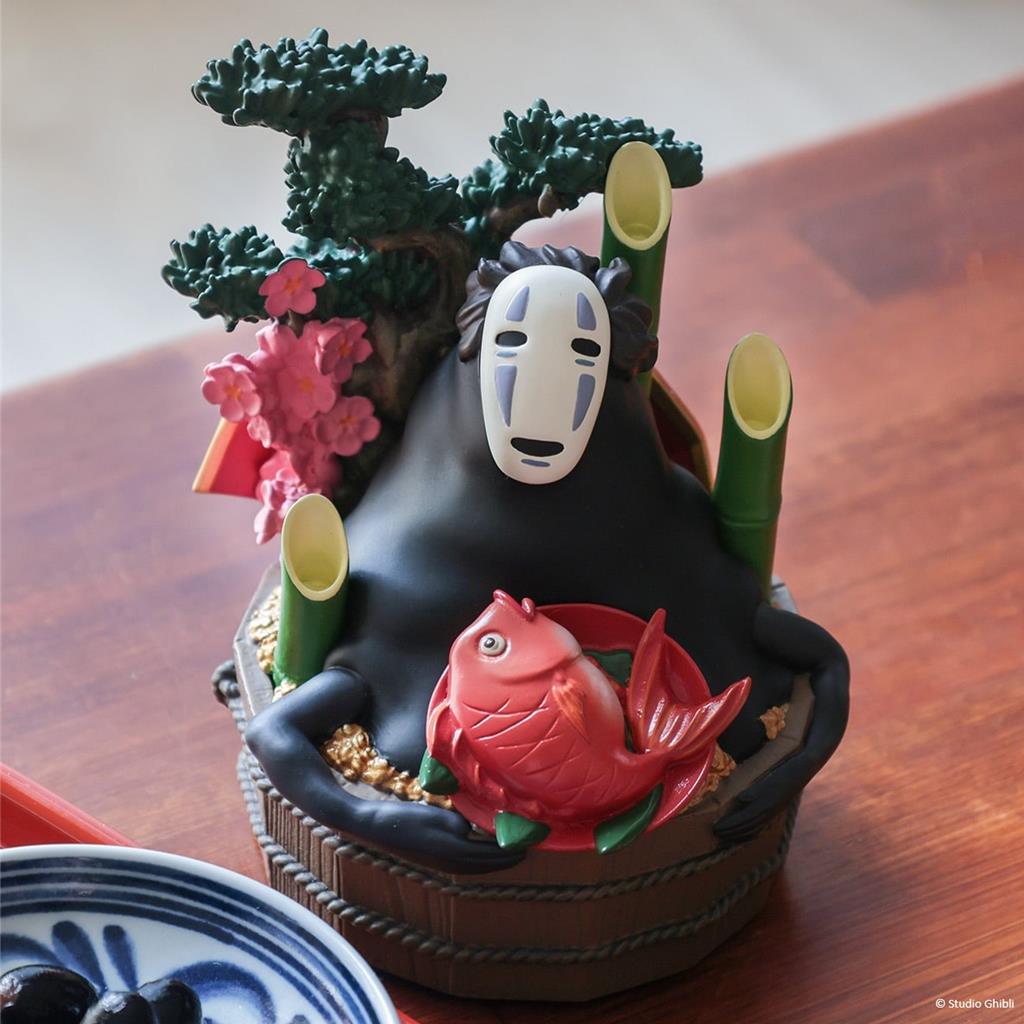 橡子共和國將於2月推出齊備多重吉祥寓意的無臉男松竹梅吉祥擺飾。(Studio Ghibli提供/徐梓榕台北傳真)