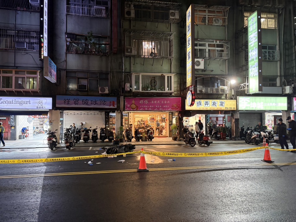 三重8旬夫妻機車撞行人全噴飛 3傷送醫!違規婦人送醫亡