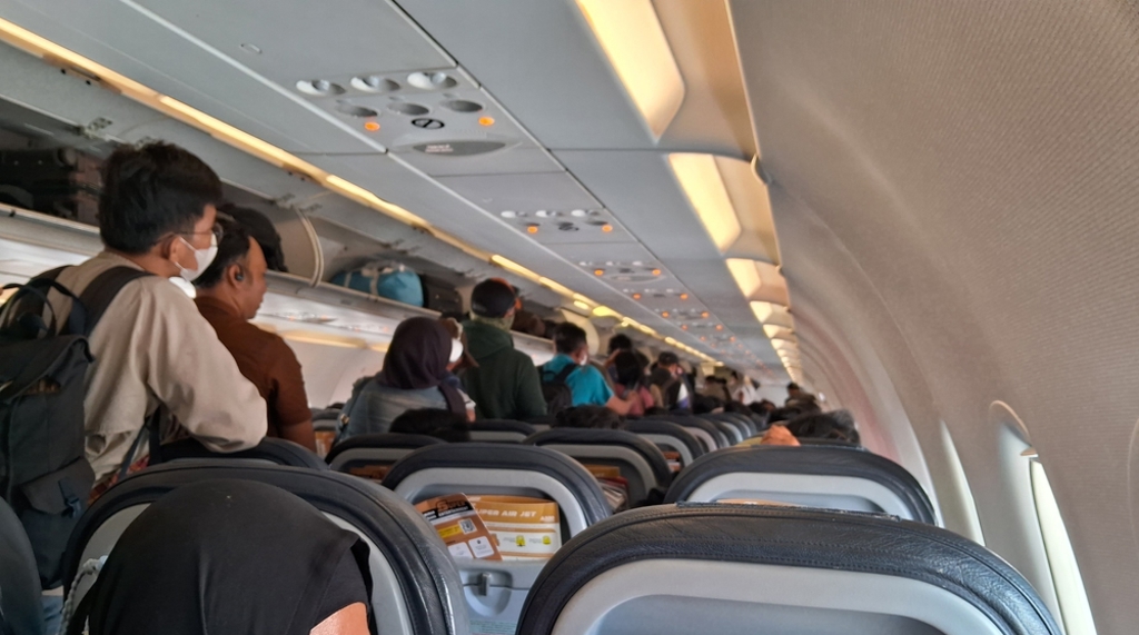 飛機落地急著站起來錯了?專家點名「1座位」才適合