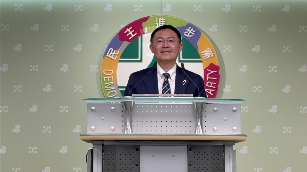 朝野僵局柯文哲怪總統 綠反問:認同藍白擋總預算 挺貪污 亂憲政?