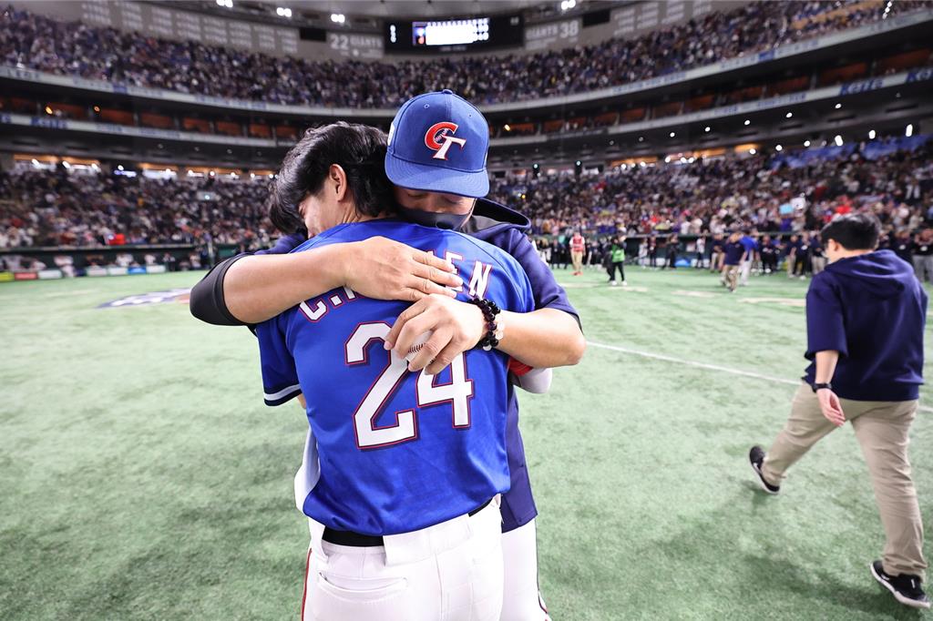 《冠軍之路》元旦應援場滿座 蔡其昌曝觀影4症狀「會失控」