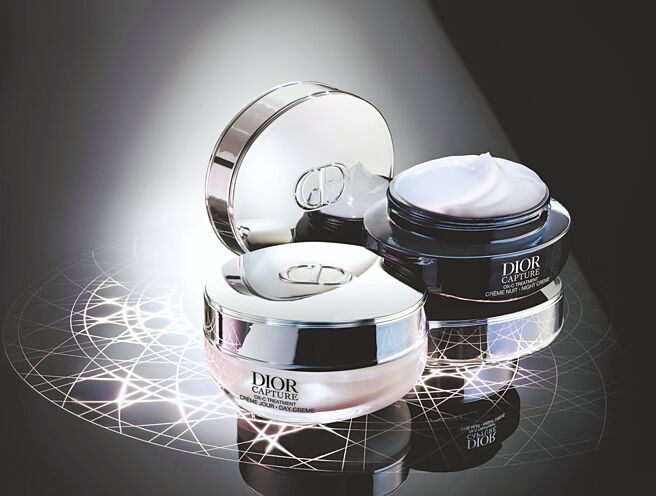 陳庭妮分享熬夜救星迪奧膠原晚霜保養秘訣