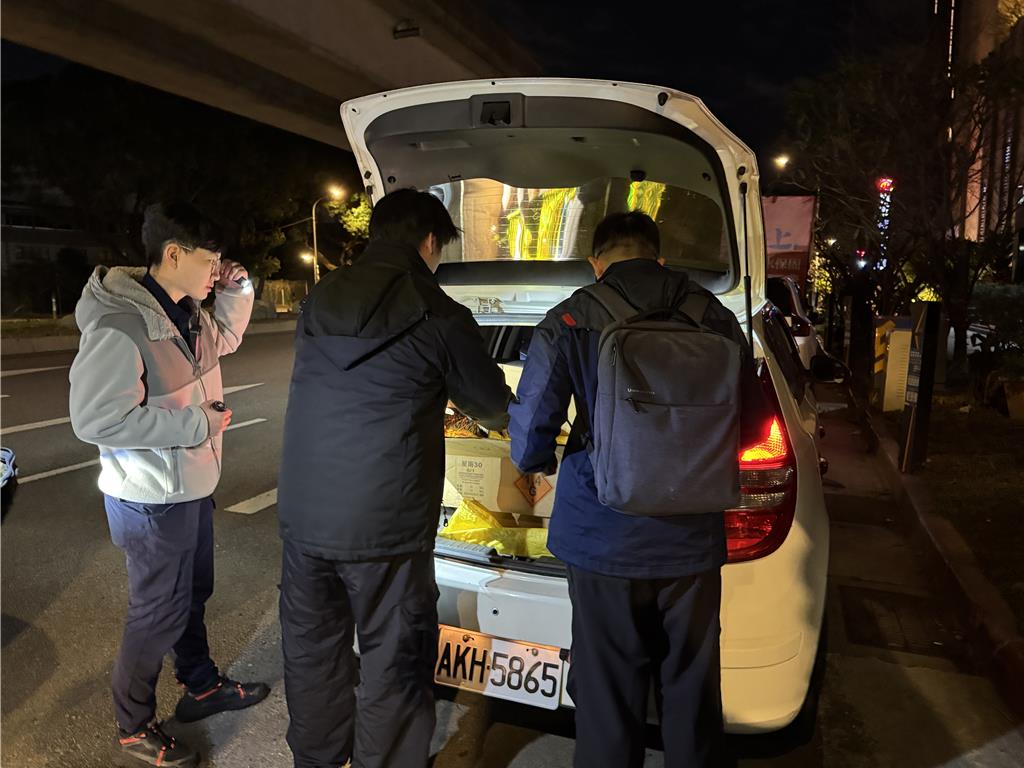 嚇死人!移工套房堆50公斤爆竹 抖音直播賣炮賺過年財