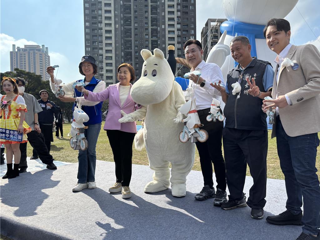 立法院副院長江啟臣與立委楊瓊瓔5日同框參加台中市政府舉辦中台灣燈會記者會。(馮惠宜攝)