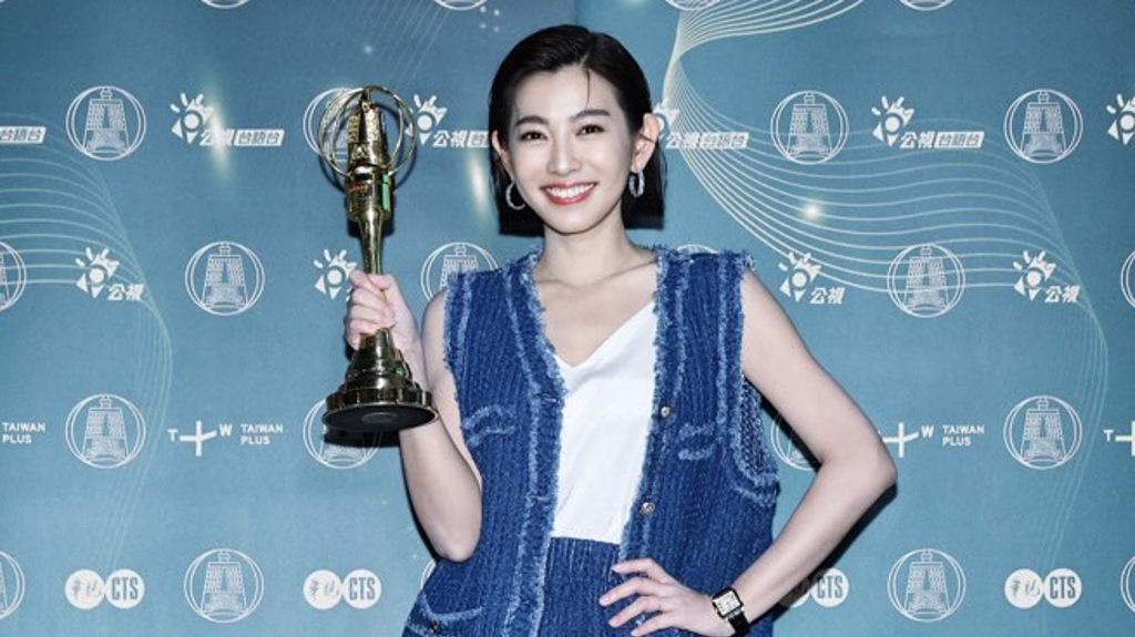 米可白戴假髮成減齡關鍵!宣布2月將開刀休養