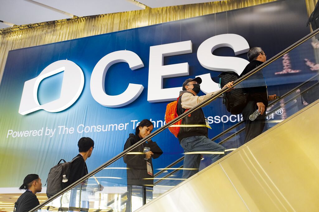 時論廣場》AI新賽局全面啟動(劉佩真)