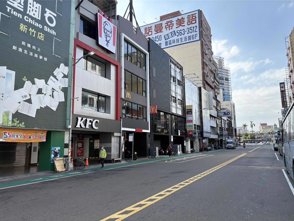 撿到iPhone 17向失主索取3千元遭拒 新竹男PO文公審還放話提告遭炎上