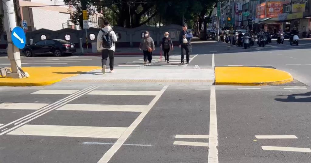 北市庇護島僅6公分高成安全隱患 交工處:已開罰廠商