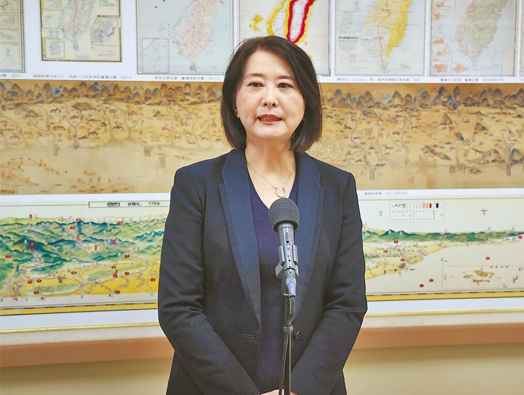 國民黨立委王鴻薇質疑，修法內容的「對敵效忠」的標準甚廣，恐讓第一線的國軍弟兄在無意識的情況下觸法，「像是男女朋友間宣示忠誠也算嗎？」，容易入人於罪，認為應加上「足以生軍事上之不利益者」的規範。(本報資料找片)