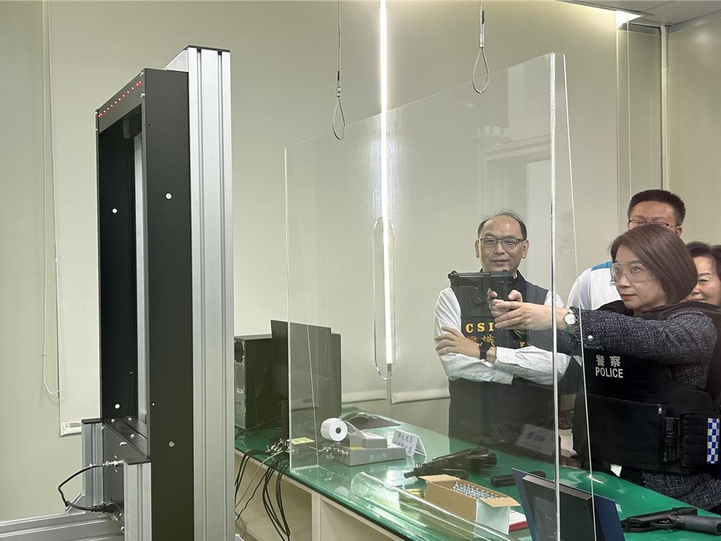 屏東槍彈實驗室揭牌啟用 再增添237萬警用裝備