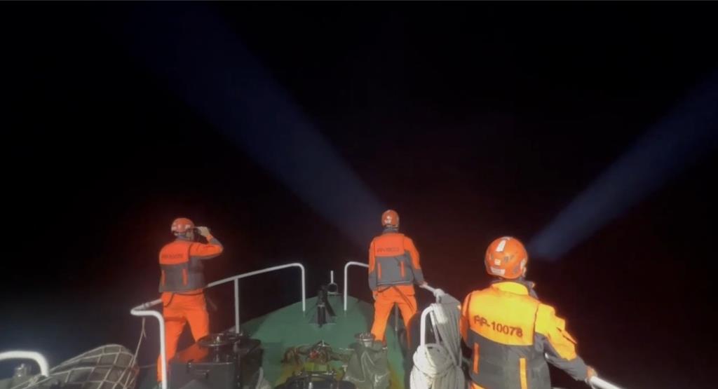 花蓮F-16失事逾60小時 傳發現救生衣 海巡署:只是漂流廢棄物