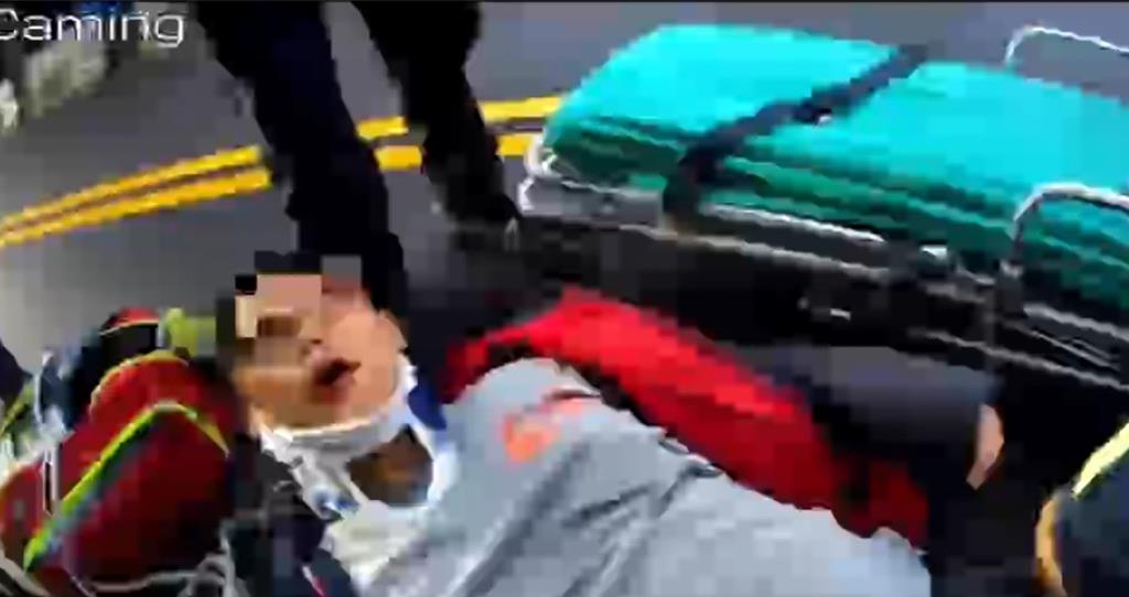 毒蟲淡大校門前自摔 「口鼻沾白粉」遭逮 一查1年多前曾毒駕撞車