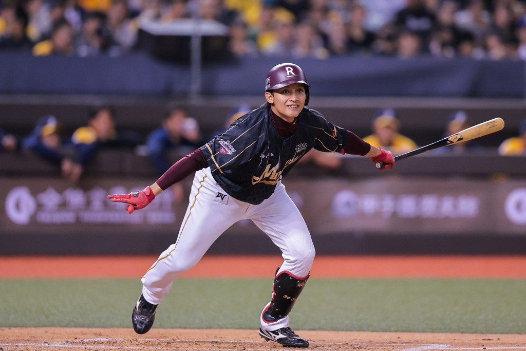 中職》二兵馬傑森投擲!「左手」丟手榴彈飆56公尺驚呆同袍